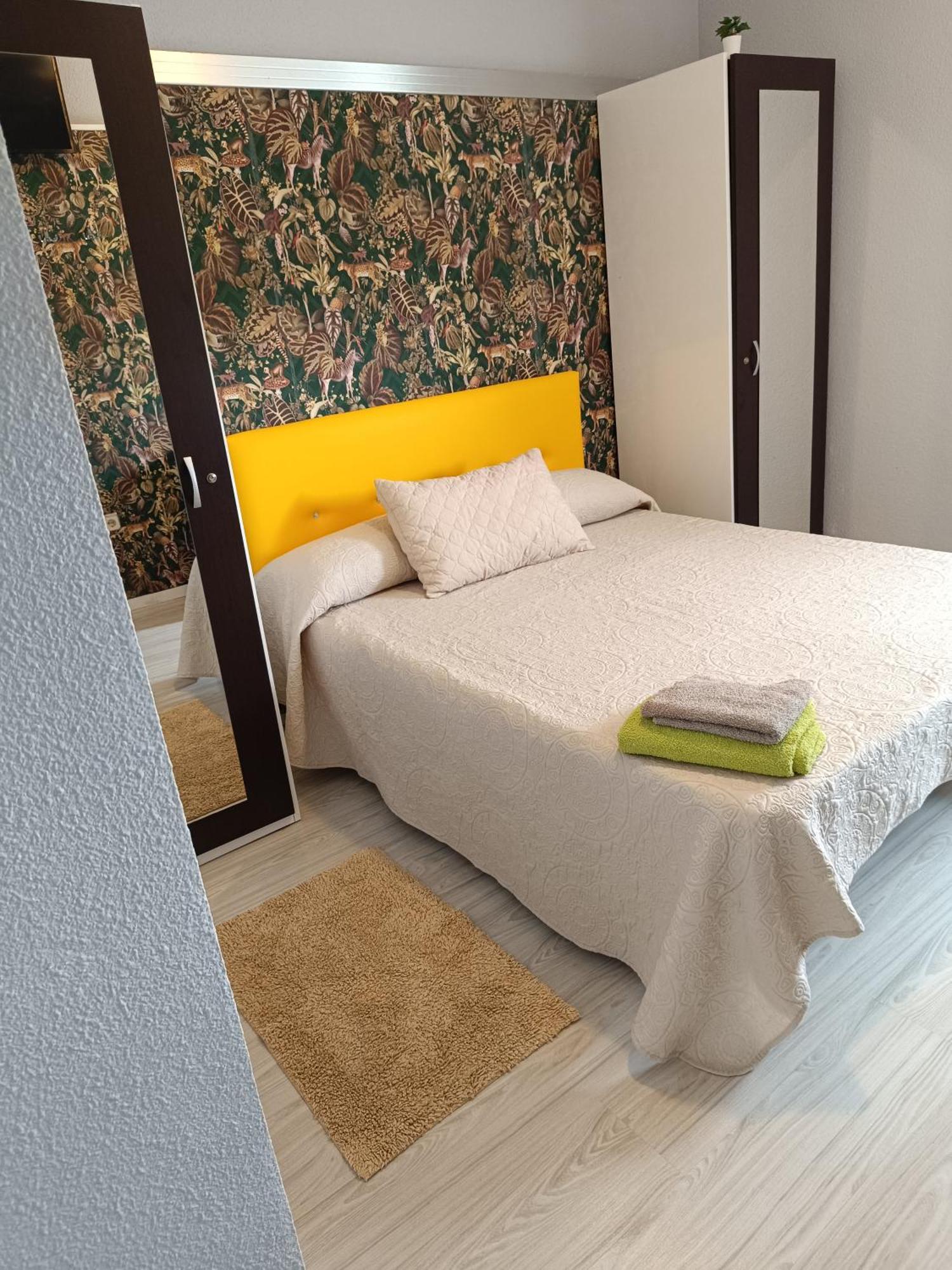 Hostal Fuente Del Pino 후미야 외부 사진