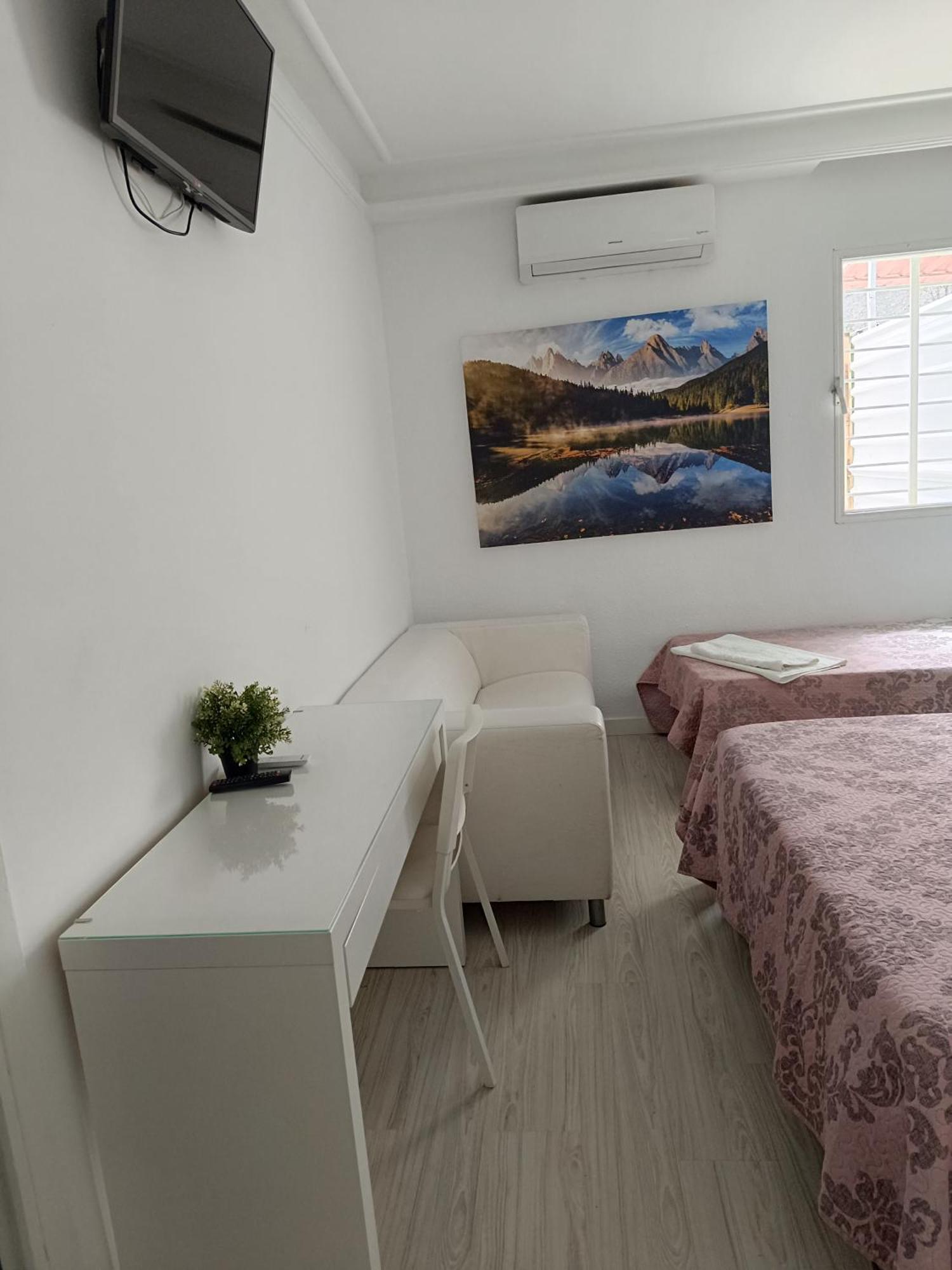 Hostal Fuente Del Pino 후미야 외부 사진
