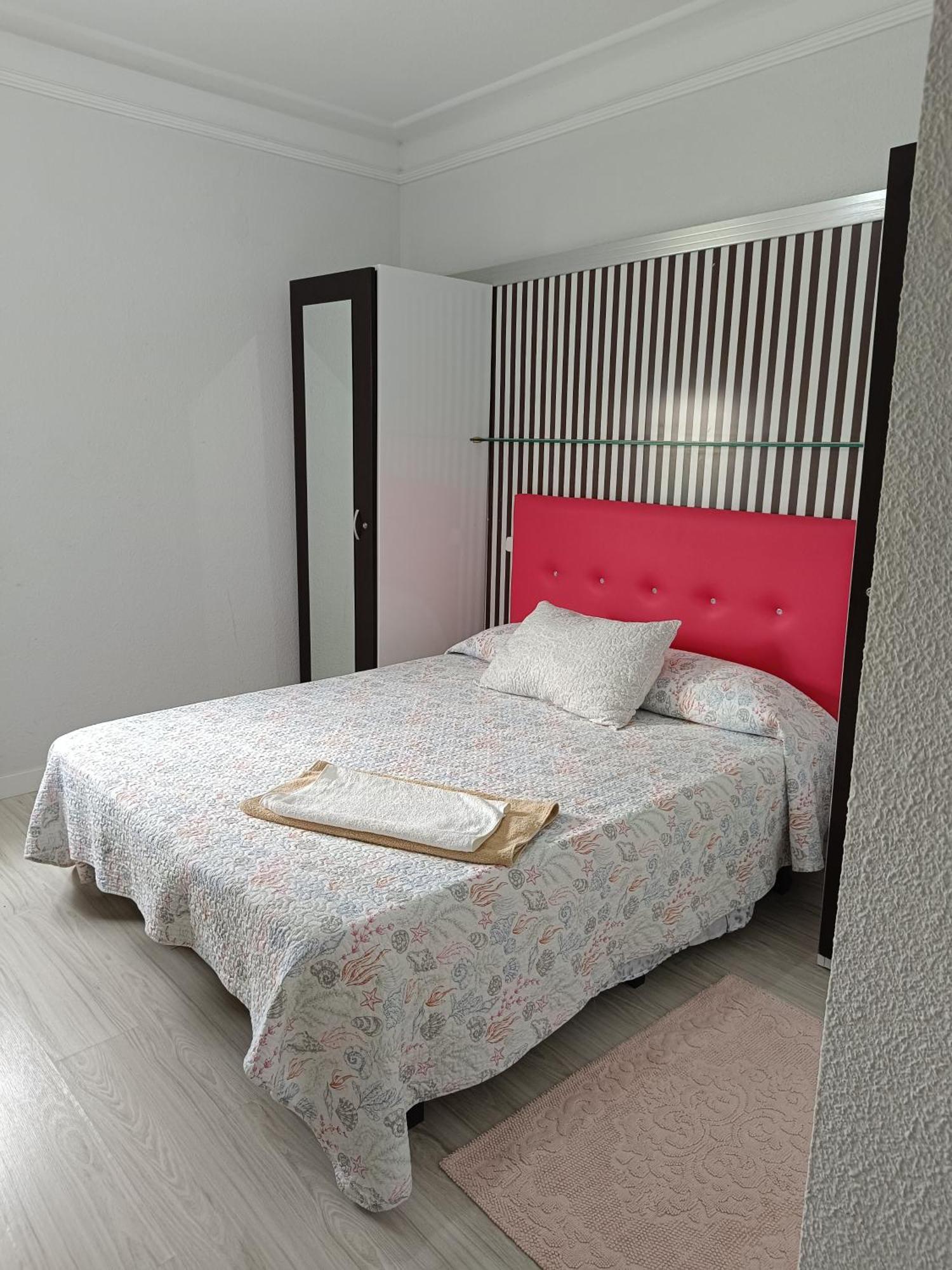 Hostal Fuente Del Pino 후미야 외부 사진