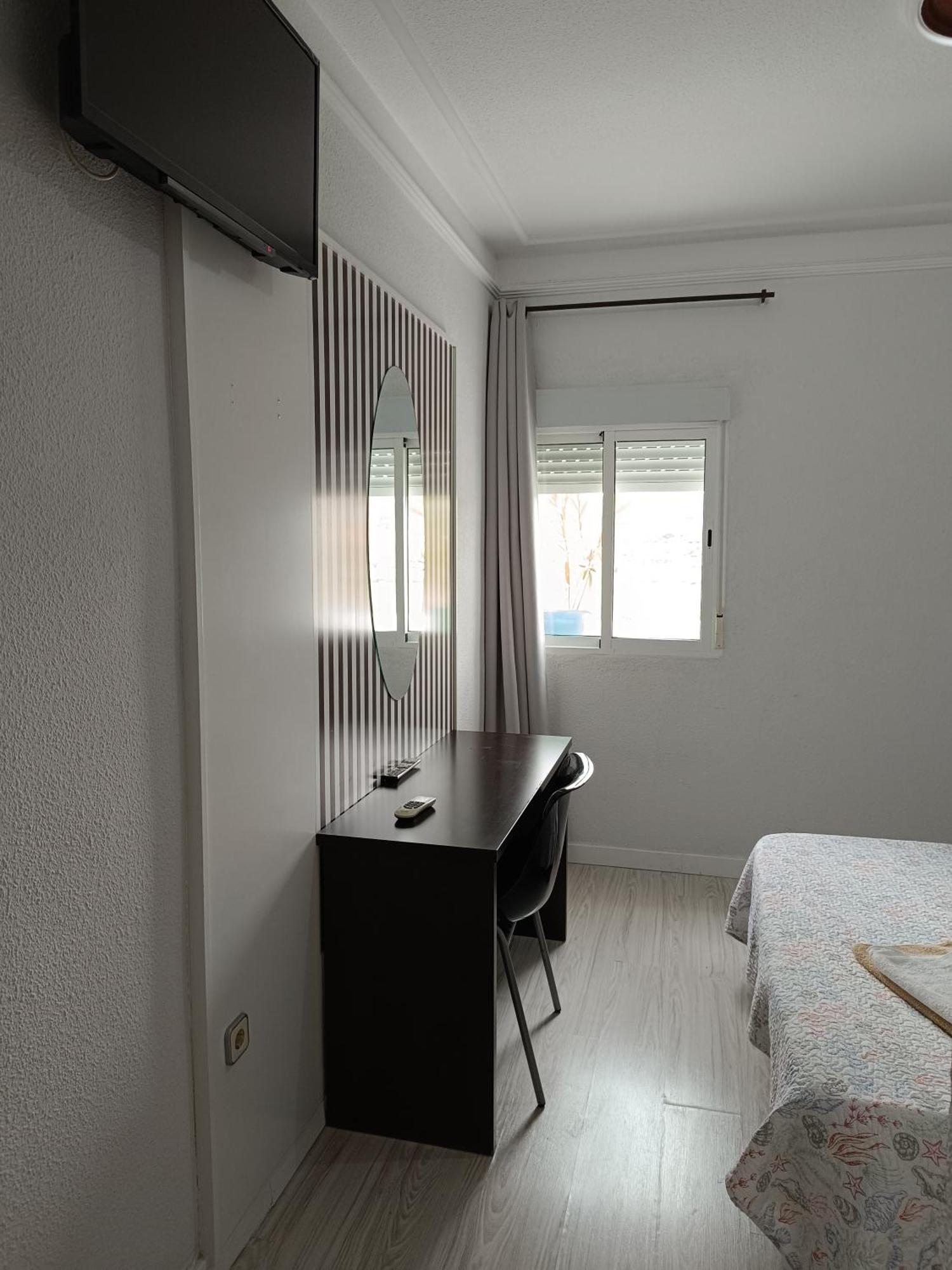 Hostal Fuente Del Pino 후미야 외부 사진